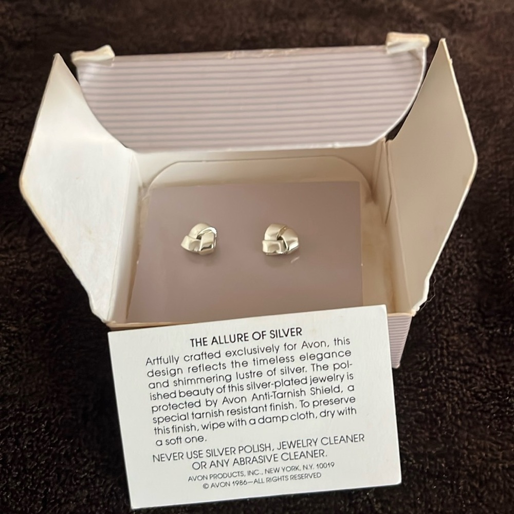Silver Avon earrings